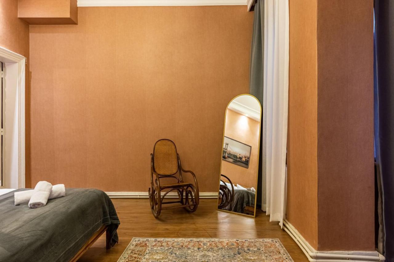 Historical Flat With A Lovely Sea View In Beyoglu Istanbul Luaran gambar