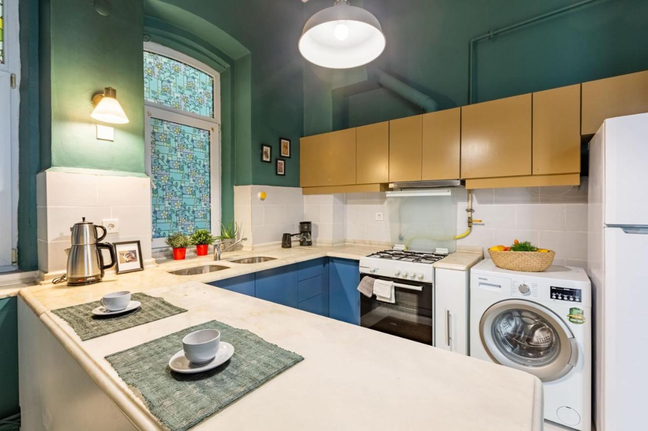 Historical Flat With A Lovely Sea View In Beyoglu Istanbul Luaran gambar